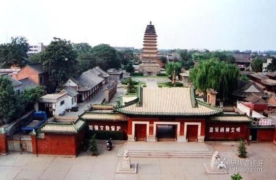  Three Holy Pagodas of Tianning Temple