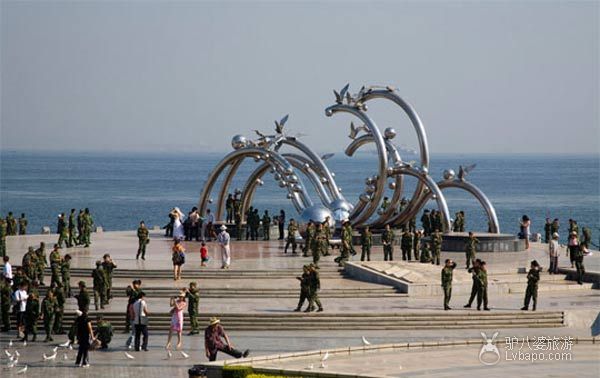  The whole bridge runs through the seashore scenic spot. jpg